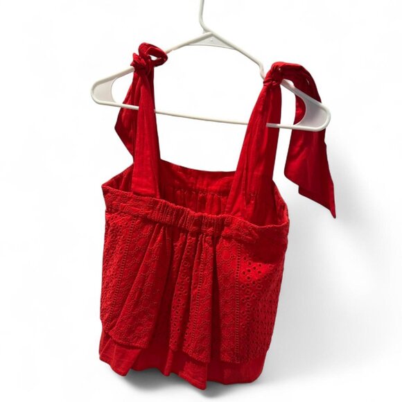 Red top with cute pattern detailing - Picture 3 of 4